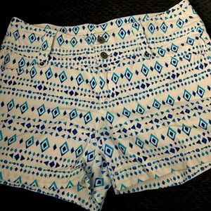 Ricki’s size 6 high waisted shorts white with blue print